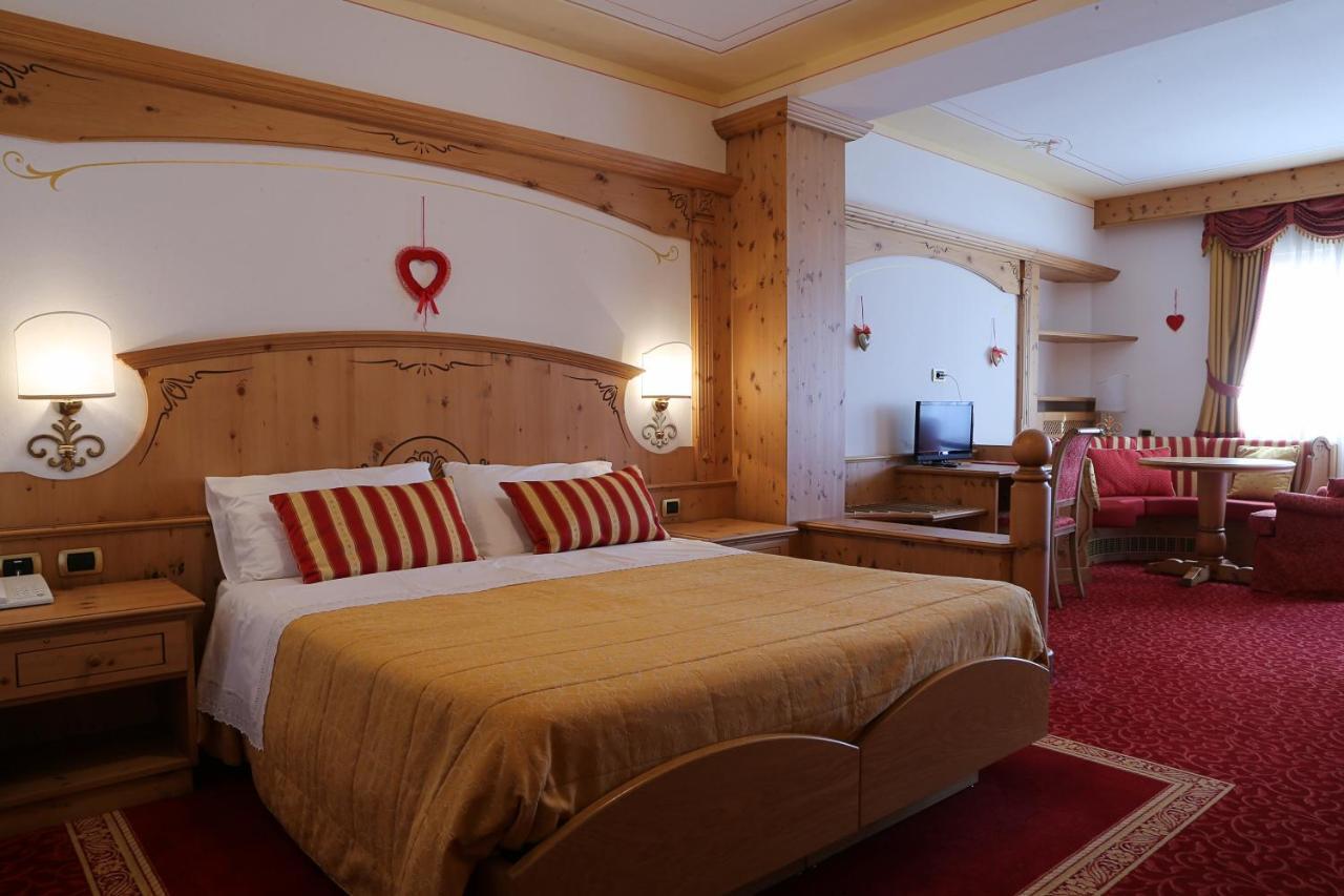 Hotel Belvedere Srl Фай-делла-Паганелла Екстер'єр фото