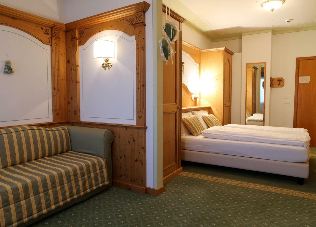 Hotel Belvedere Srl Фай-делла-Паганелла Екстер'єр фото