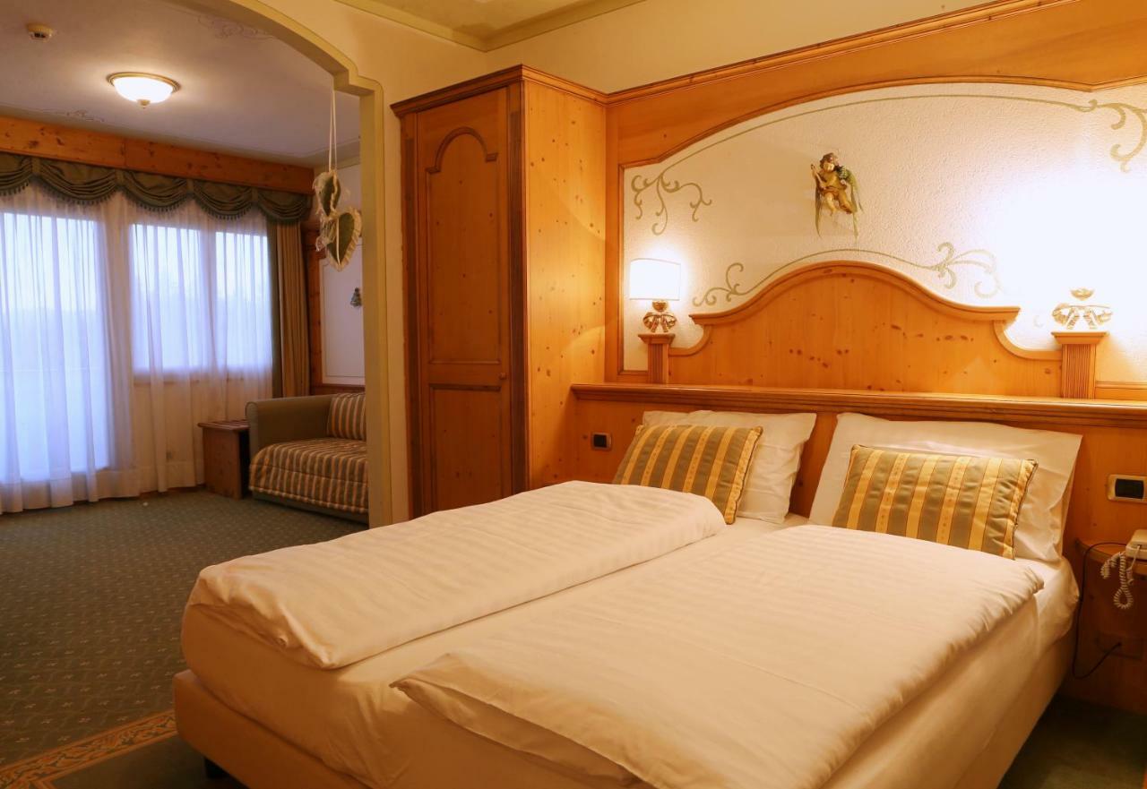 Hotel Belvedere Srl Фай-делла-Паганелла Екстер'єр фото