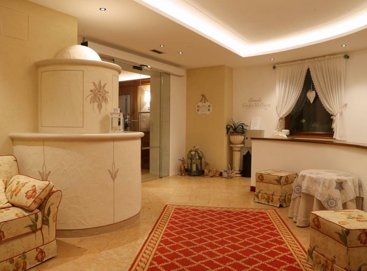 Hotel Belvedere Srl Фай-делла-Паганелла Екстер'єр фото
