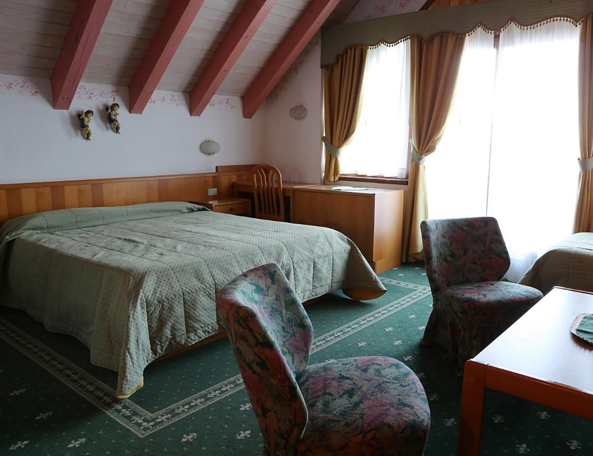 Hotel Belvedere Srl Фай-делла-Паганелла Екстер'єр фото