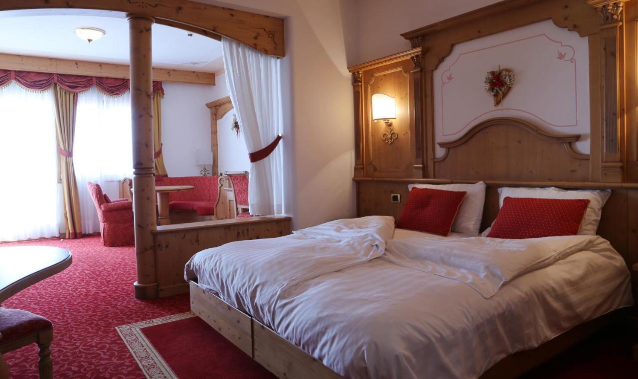 Hotel Belvedere Srl Фай-делла-Паганелла Екстер'єр фото
